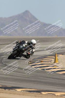 media/Oct-02-2025-Racers Edge (Thu) [[2c91cb6ab3]]/2-A Group/Session 5-Turn 12 (130pm)/